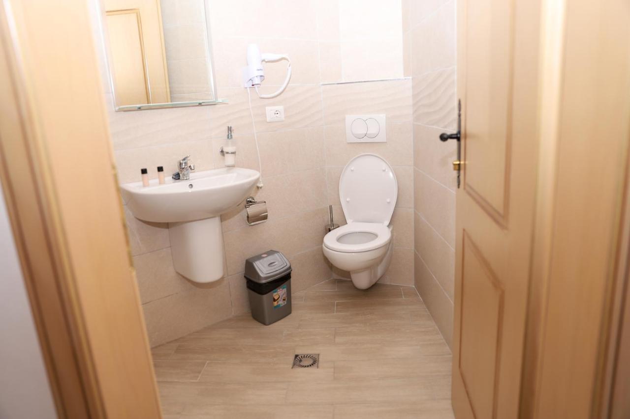 Hotel Borklad Berat Ngoại thất bức ảnh