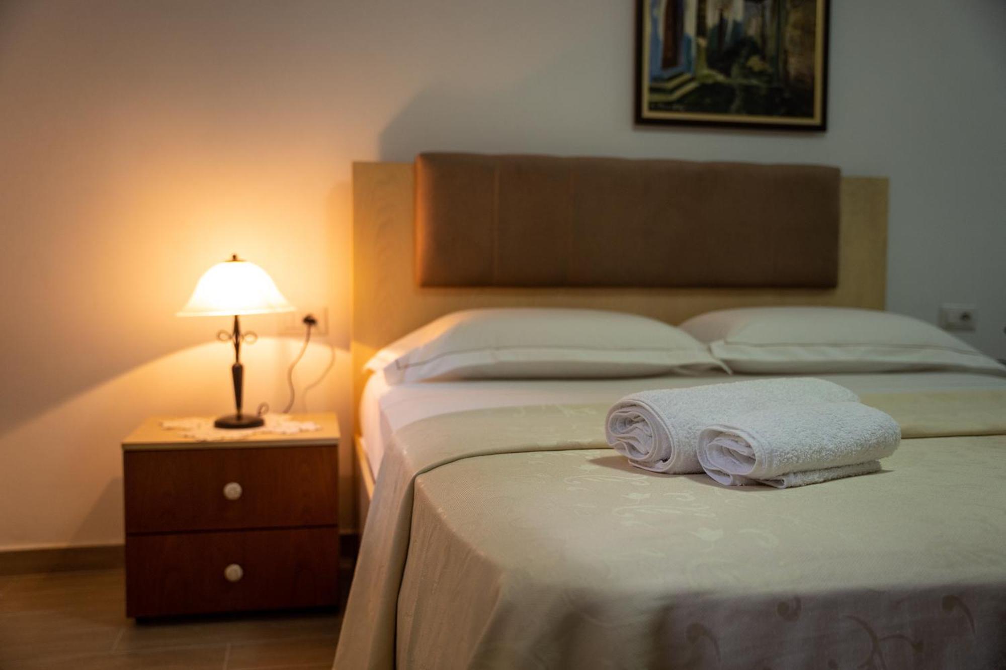 Hotel Borklad Berat Phòng bức ảnh